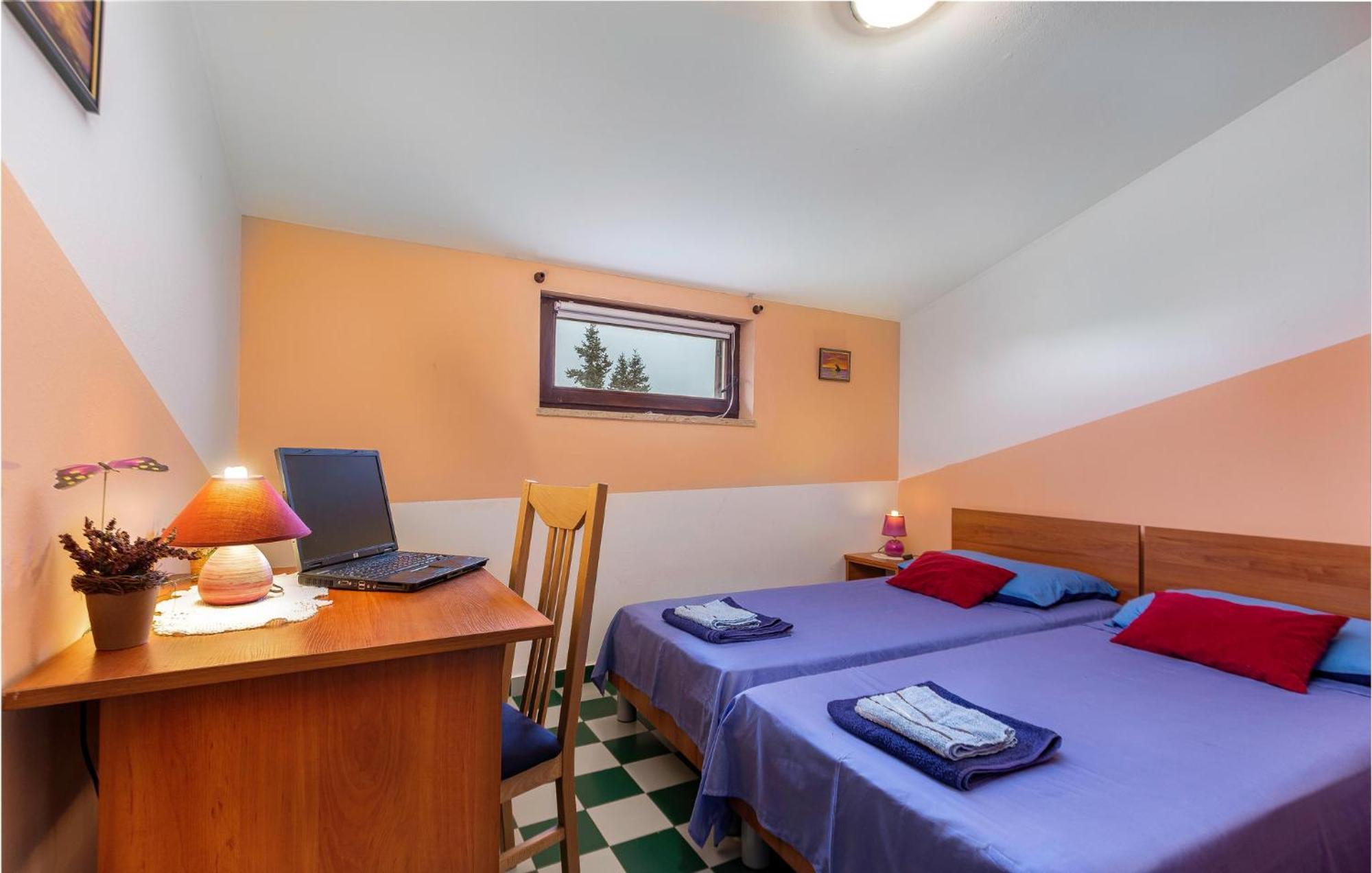 2 Bedroom Awesome Apartment In Vinkuran Luaran gambar