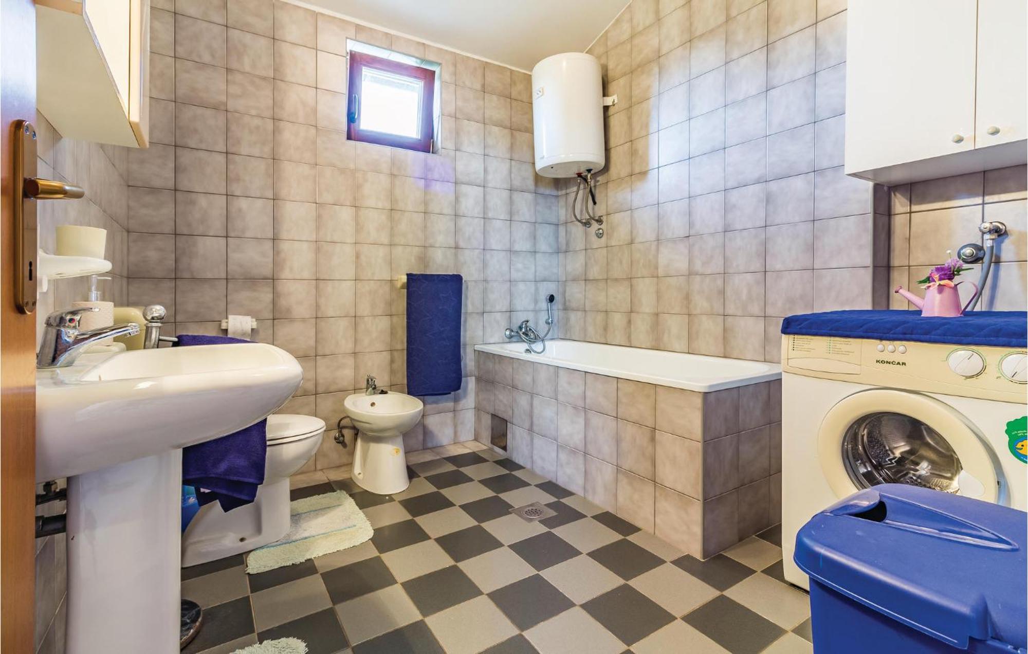 2 Bedroom Awesome Apartment In Vinkuran Luaran gambar