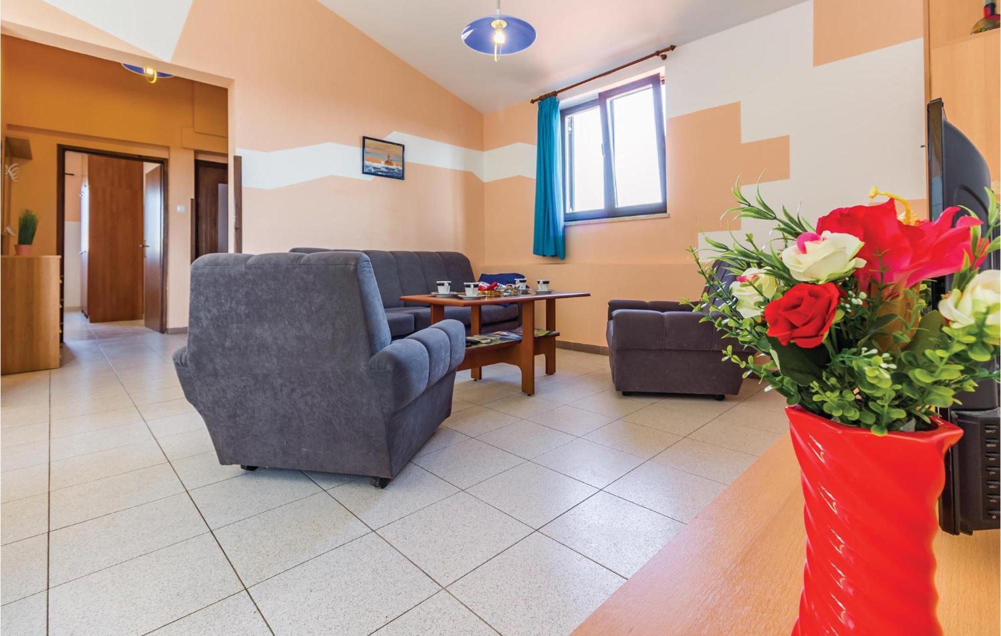 2 Bedroom Awesome Apartment In Vinkuran Luaran gambar