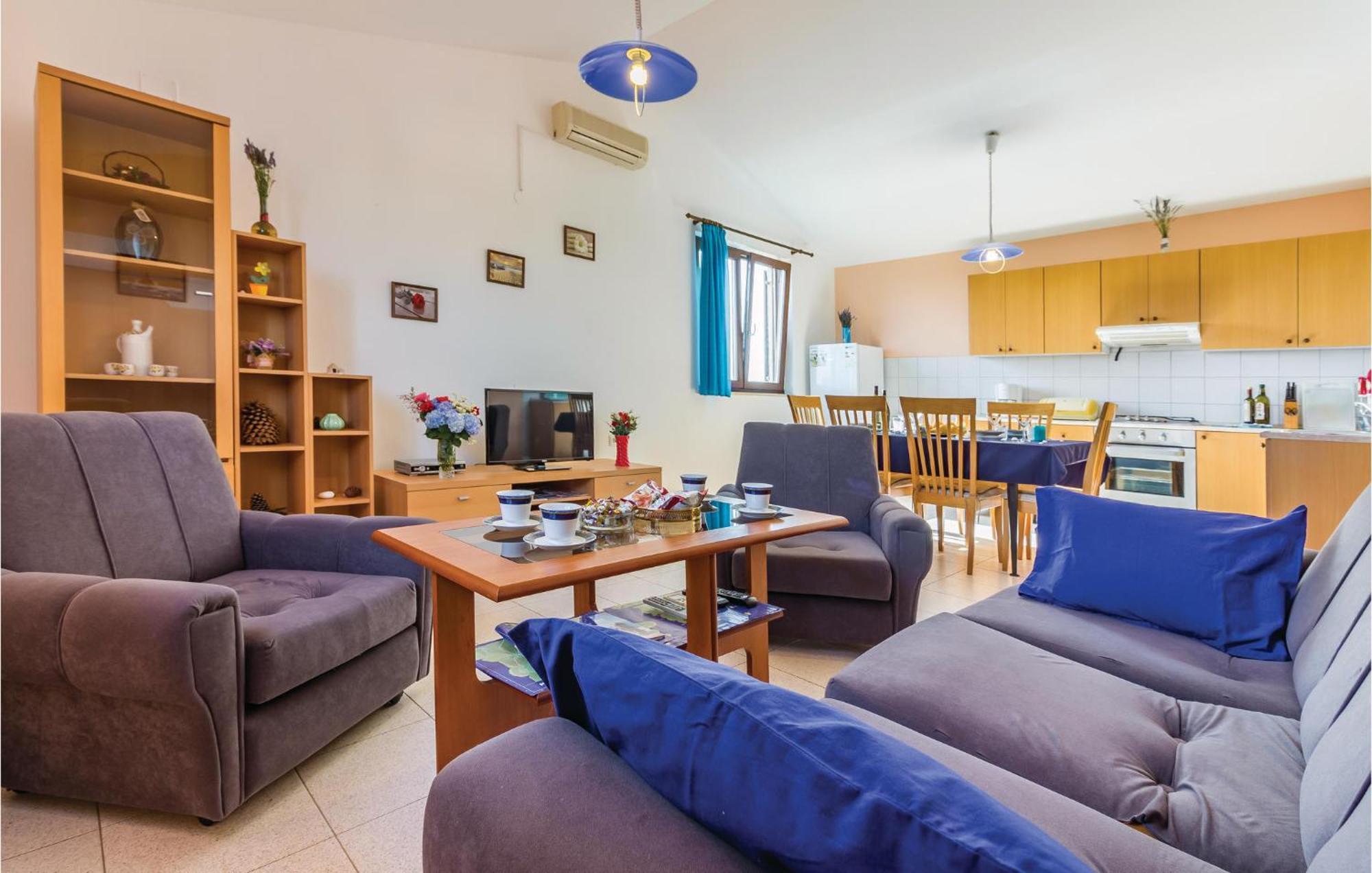 2 Bedroom Awesome Apartment In Vinkuran Luaran gambar