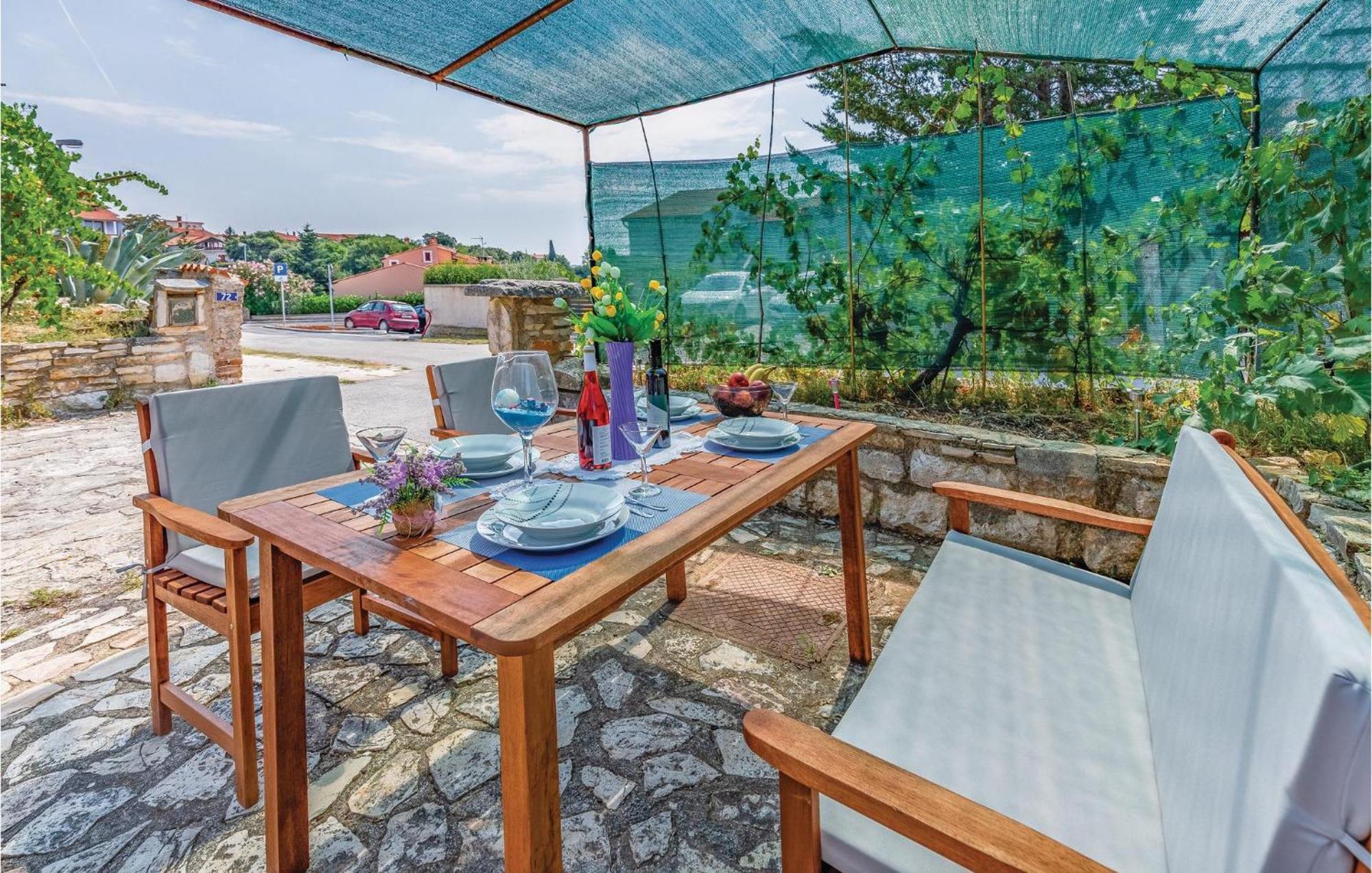 2 Bedroom Awesome Apartment In Vinkuran Luaran gambar